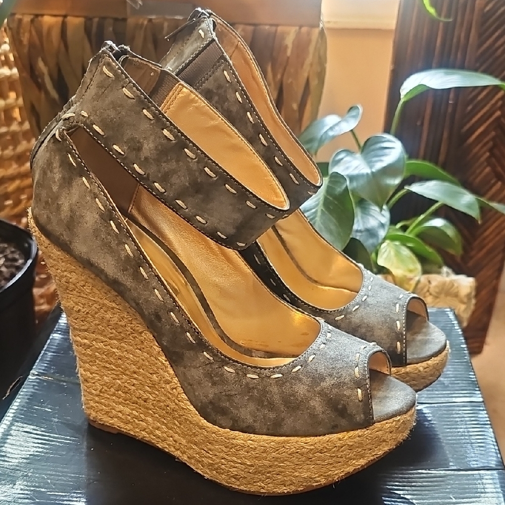Stylish Gray Wedge Sandals